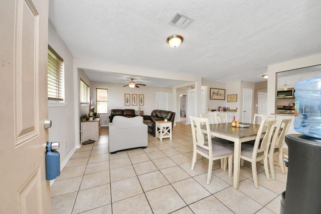 2806 Oak Drive, Dickinson, TX 77539