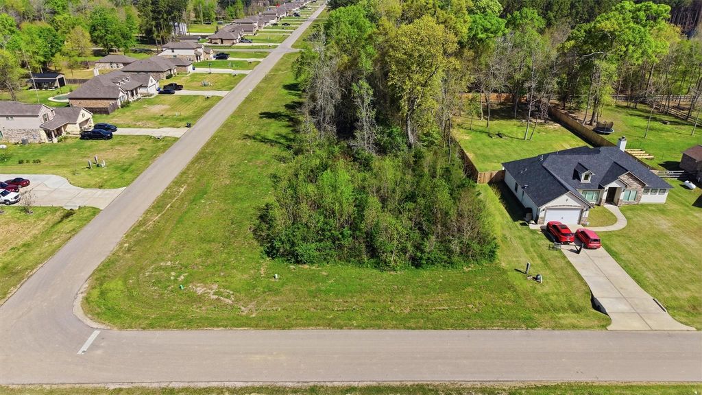 310 Road 6615, Dayton, TX 77535