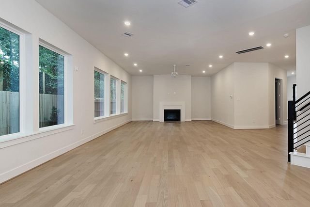 38 Honeycomb Ridge Place, The Woodlands, TX 77380