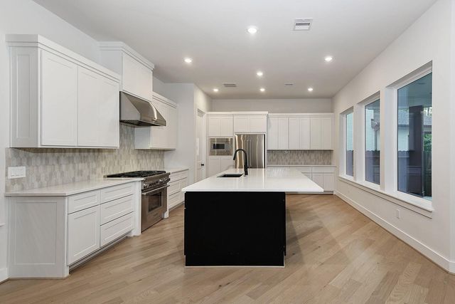 38 Honeycomb Ridge Place, The Woodlands, TX 77380