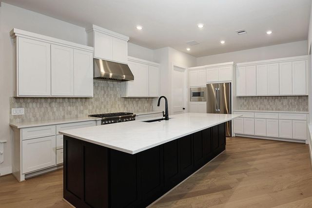 38 Honeycomb Ridge Place, The Woodlands, TX 77380