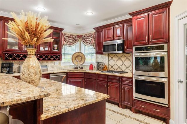 2520 Westchester Way SE, Conyers, GA 30013