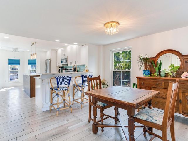 410 140TH AVENUE E, Madeira Beach, FL 33708