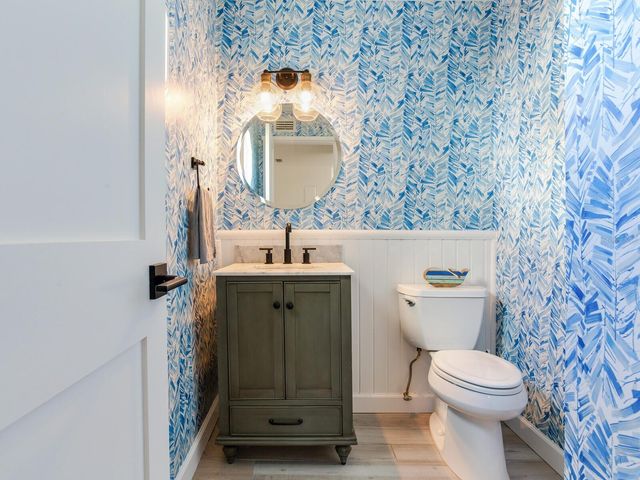 410 140TH AVENUE E, Madeira Beach, FL 33708