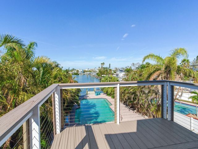 410 140TH AVENUE E, Madeira Beach, FL 33708