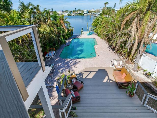 410 140TH AVENUE E, Madeira Beach, FL 33708