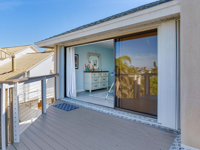 410 140TH AVENUE E, Madeira Beach, FL 33708