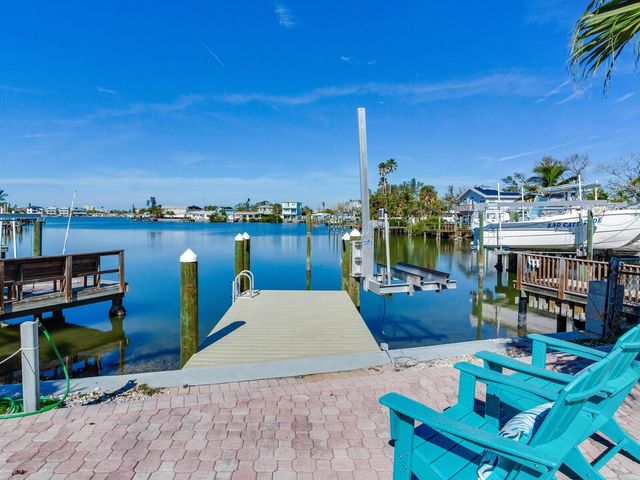 410 140TH AVENUE E, Madeira Beach, FL 33708