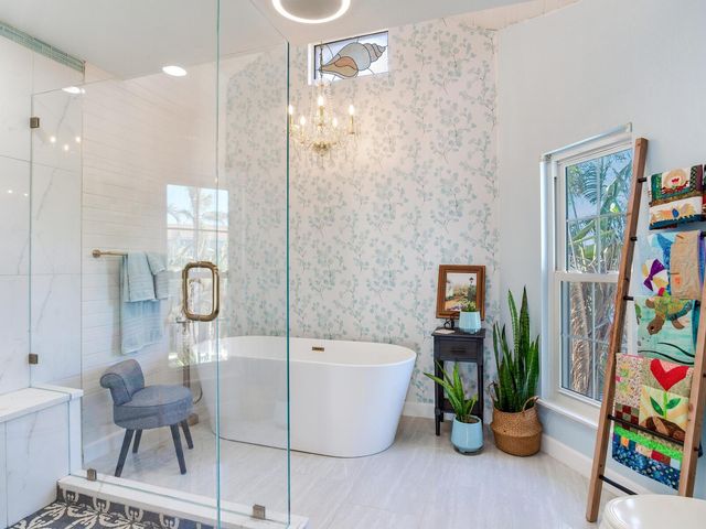 410 140TH AVENUE E, Madeira Beach, FL 33708