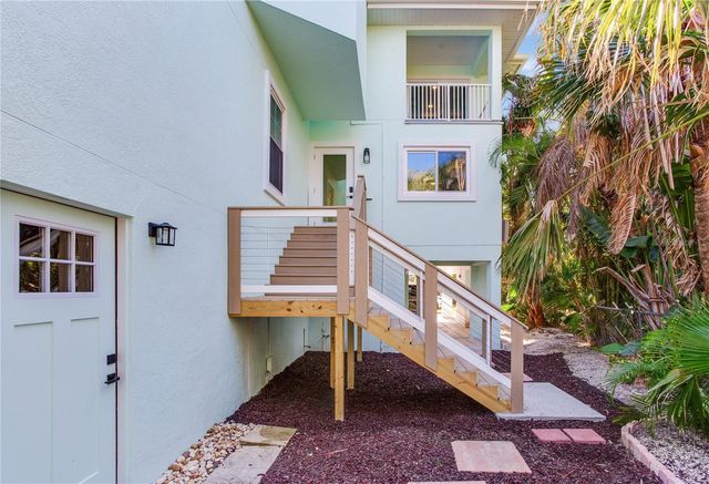 410 140TH AVENUE E, Madeira Beach, FL 33708