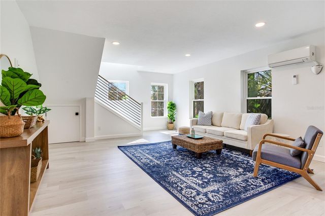 410 140TH AVENUE E, Madeira Beach, FL 33708