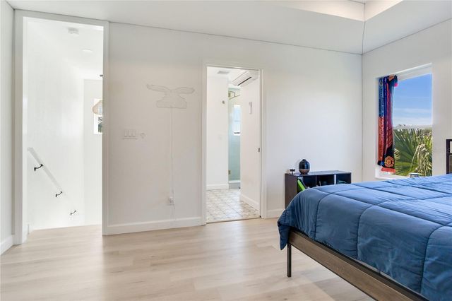 410 140TH AVENUE E, Madeira Beach, FL 33708