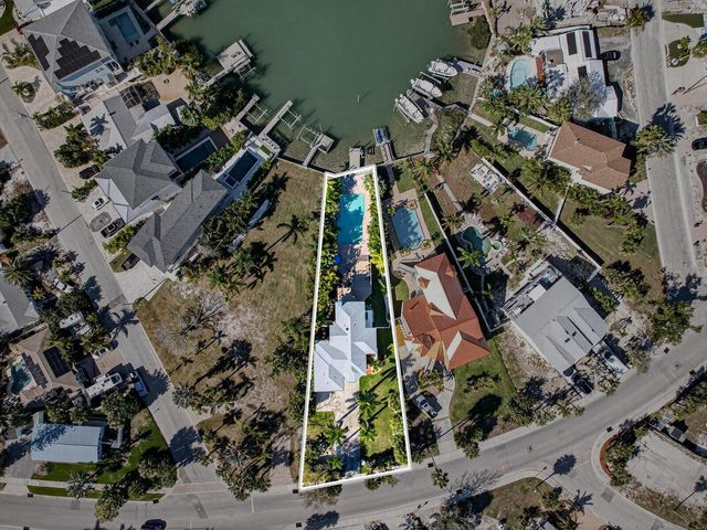 410 140TH AVENUE E, Madeira Beach, FL 33708