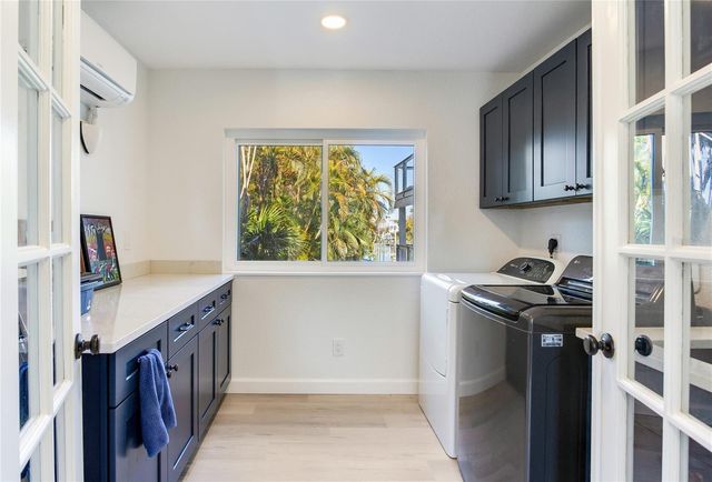 410 140TH AVENUE E, Madeira Beach, FL 33708