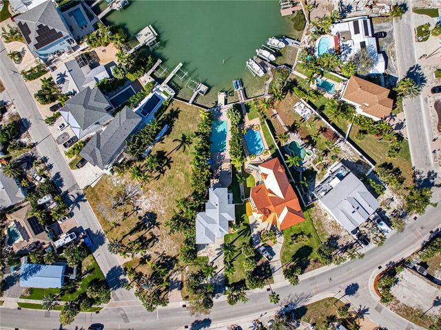 410 140TH AVENUE E, Madeira Beach, FL 33708