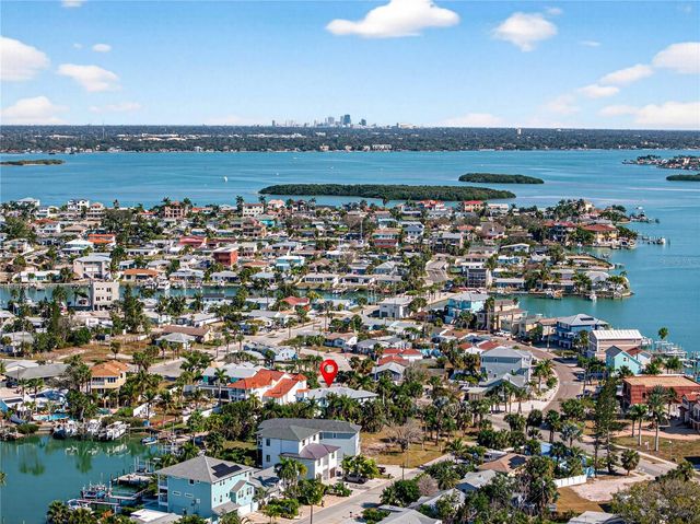 410 140TH AVENUE E, Madeira Beach, FL 33708