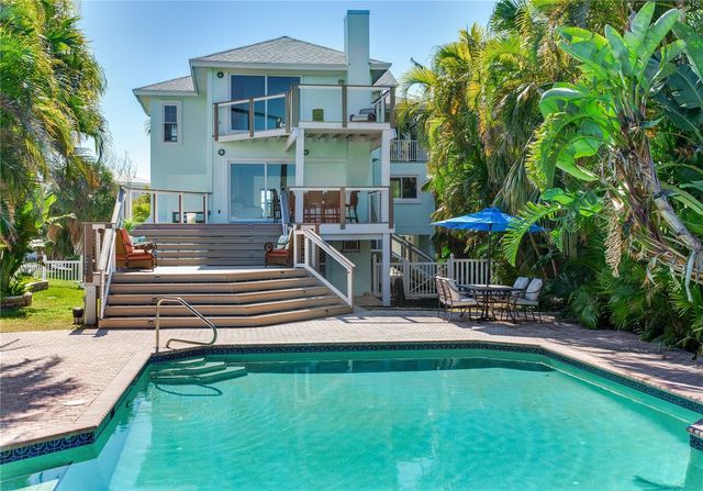 410 140TH AVENUE E, Madeira Beach, FL 33708