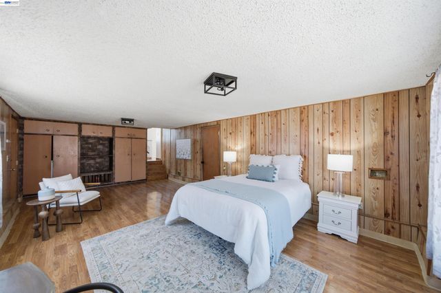 10517 Voltaire Ave, Oakland, CA 94603