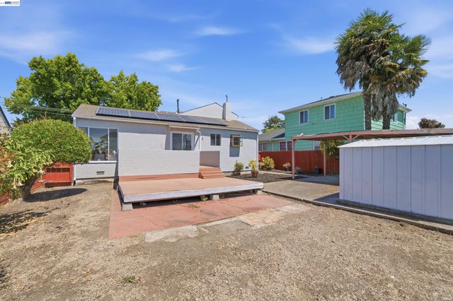 10517 Voltaire Ave, Oakland, CA 94603