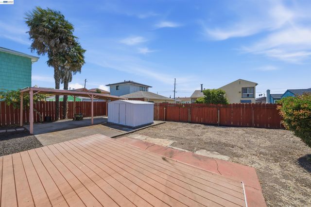 10517 Voltaire Ave, Oakland, CA 94603