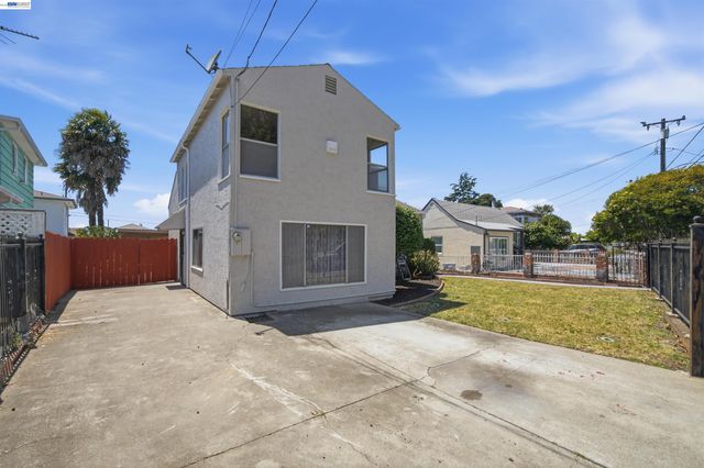 10517 Voltaire Ave, Oakland, CA 94603