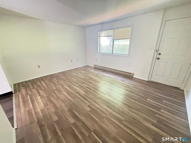 39 Horton Hill Road 6G, Naugatuck, CT 06770