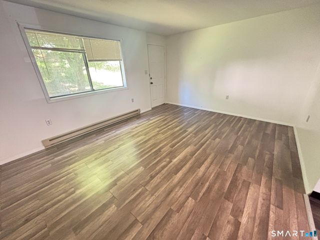 39 Horton Hill Road 6G, Naugatuck, CT 06770