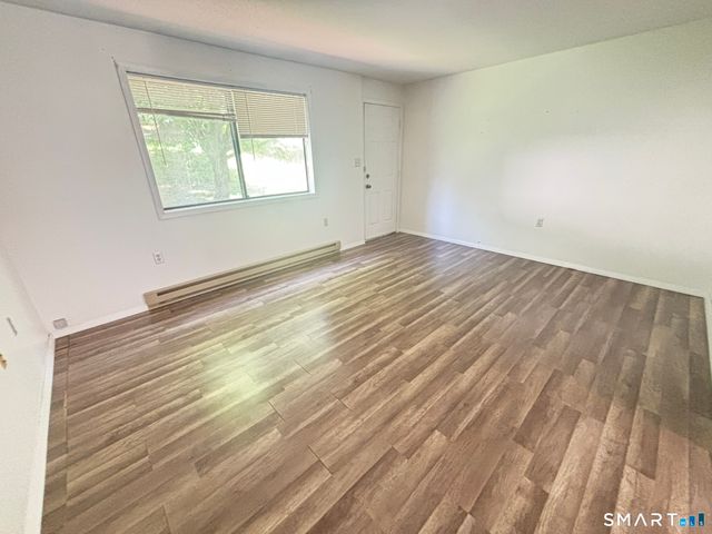 39 Horton Hill Road 6G, Naugatuck, CT 06770