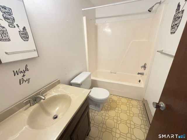 39 Horton Hill Road 6G, Naugatuck, CT 06770