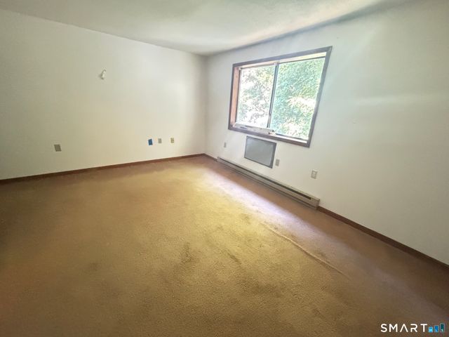39 Horton Hill Road 6G, Naugatuck, CT 06770