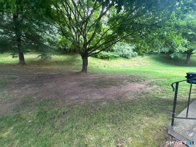 39 Horton Hill Road 6G, Naugatuck, CT 06770