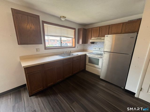 39 Horton Hill Road 6G, Naugatuck, CT 06770