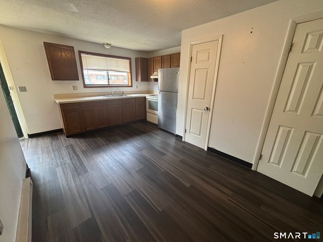39 Horton Hill Road 6G, Naugatuck, CT 06770