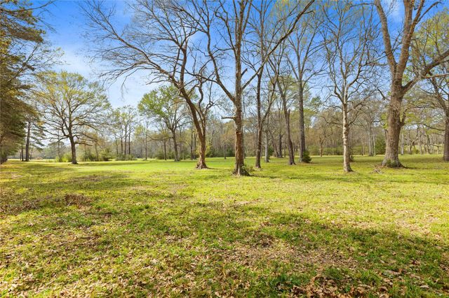 9192 State Highway 75 S, New Waverly, TX 77358