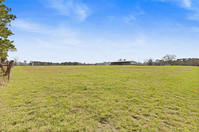 9192 State Highway 75 S, New Waverly, TX 77358