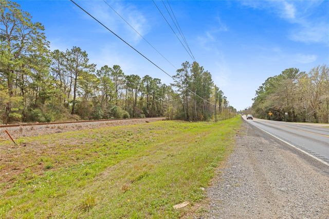 9192 State Highway 75 S, New Waverly, TX 77358