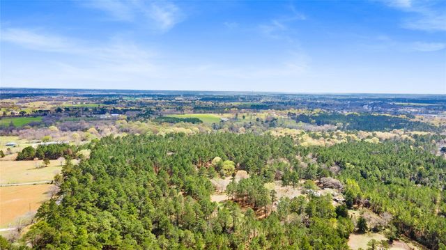 9192 State Highway 75 S, New Waverly, TX 77358