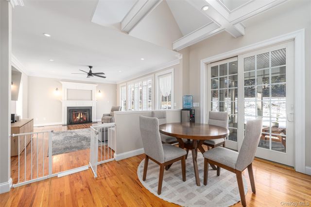 15 Crescent Court, Wading River, NY 11792