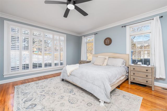 15 Crescent Court, Wading River, NY 11792