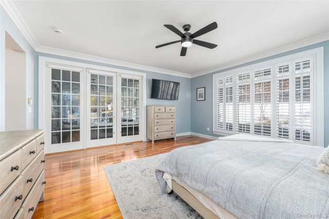 15 Crescent Court, Wading River, NY 11792