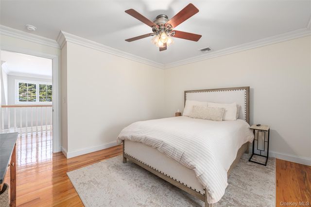 15 Crescent Court, Wading River, NY 11792