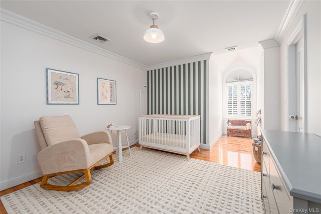 15 Crescent Court, Wading River, NY 11792