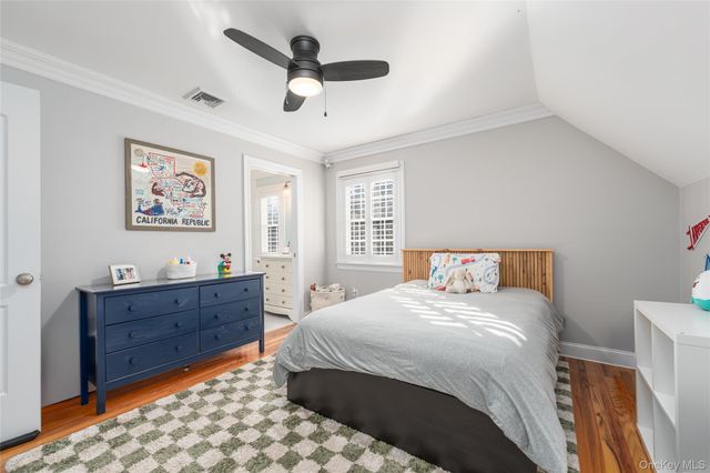 15 Crescent Court, Wading River, NY 11792