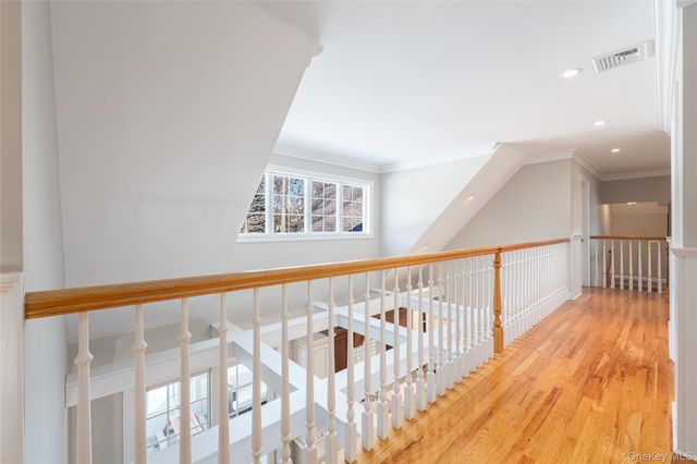 15 Crescent Court, Wading River, NY 11792