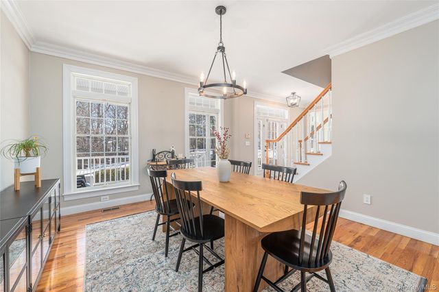 15 Crescent Court, Wading River, NY 11792