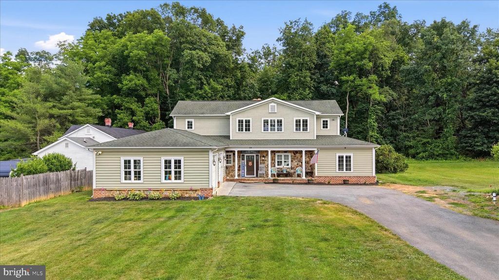 59 HOWARDS LN, Boyce, VA 22620