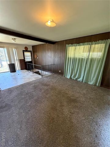 149 Hutchinson Road, Ellisville, MO 63011