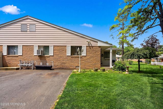 5 Sparrow Street D, Manchester, NJ 08759
