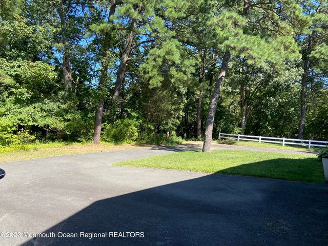 5 Sparrow Street D, Manchester, NJ 08759