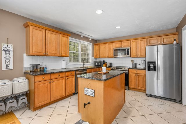 173 Main St., Mashpee, MA 02649